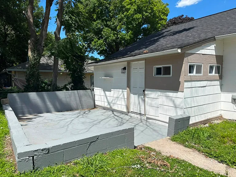 8034 Michigan Ave — Photo 14