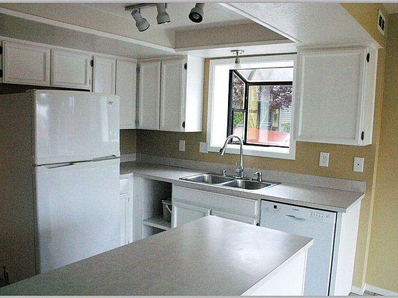 4th image of 11630 100th Ave NE APT 118