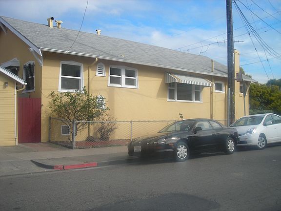 side view - Corner Lot!