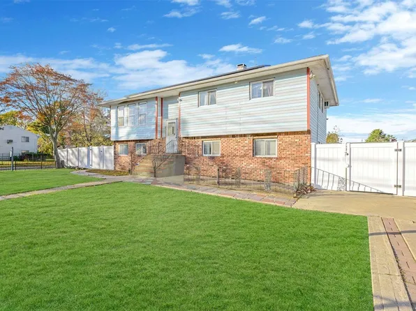 107 Sammis Avenue, Deer Park, NY 11729