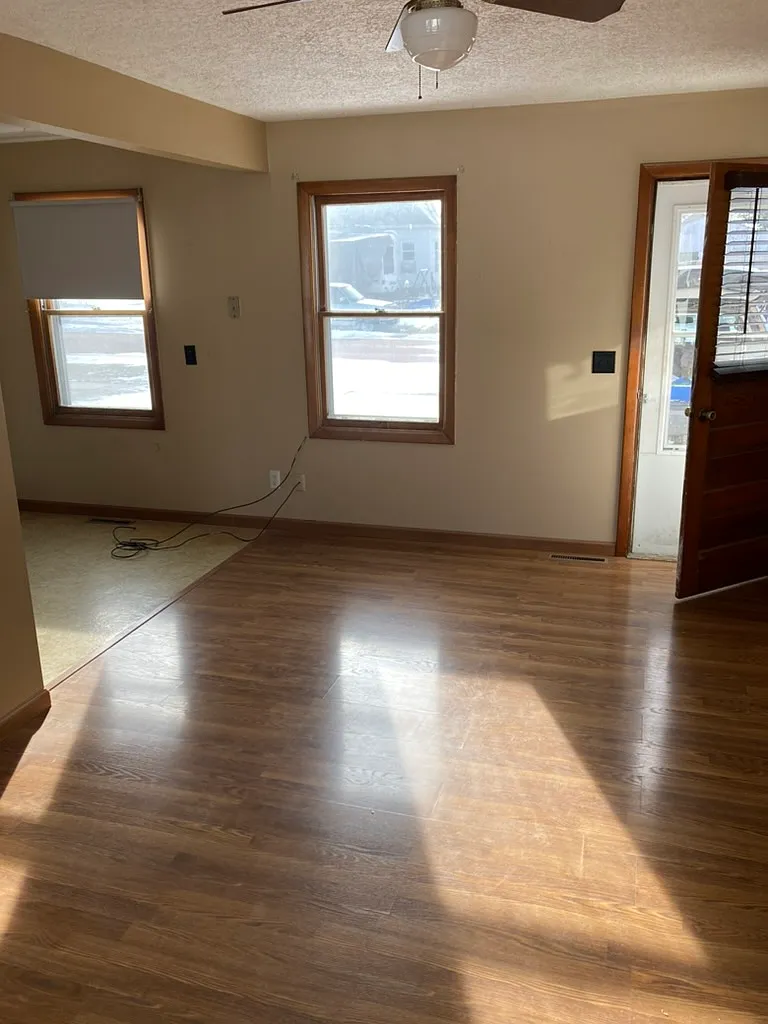 705 Main — Photo 3