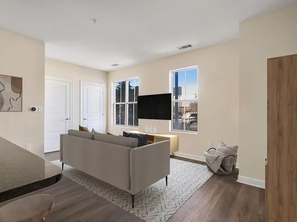 4 Repton Cir Unit 4111, Watertown, MA 02472