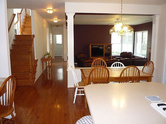 3rd image of 405 Blairfield Ct
