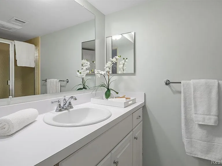 2185 Rhine Rd — Photo 19