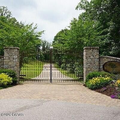2nd image of 117 Riverbreeze Dr