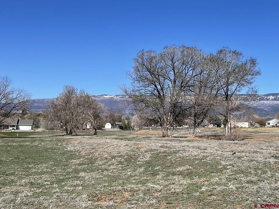 1st image of 990 SE Fairway Dr