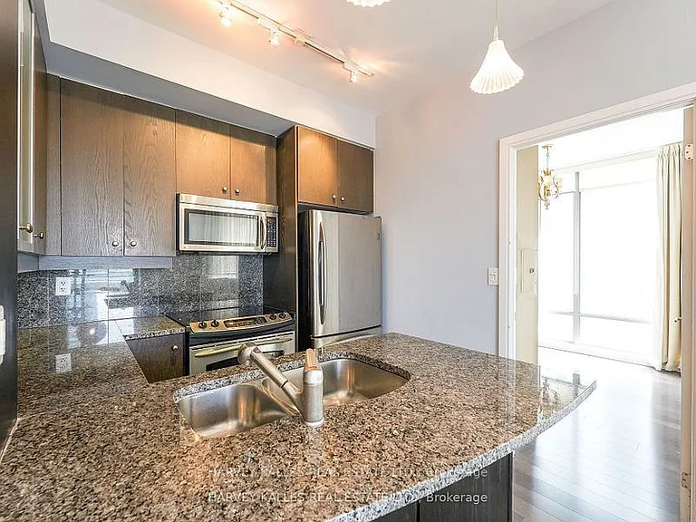 18 Yorkville Ave #1305 — Photo 11