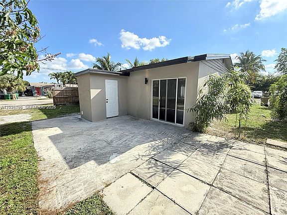 3rd image of 7821 NW 30th St