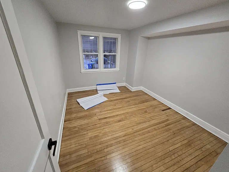 2814 E Federal St — Photo 11