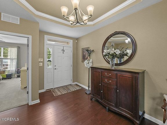 3rd image of 194 Wintergreen Drive