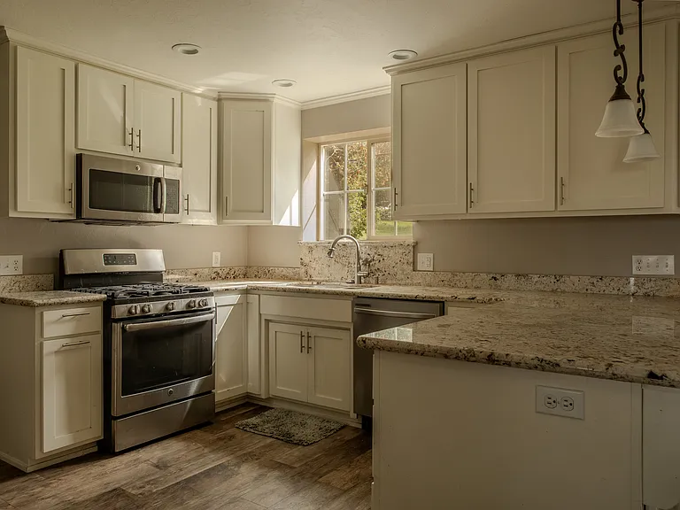 11690 Tabeaud Rd — Photo 6