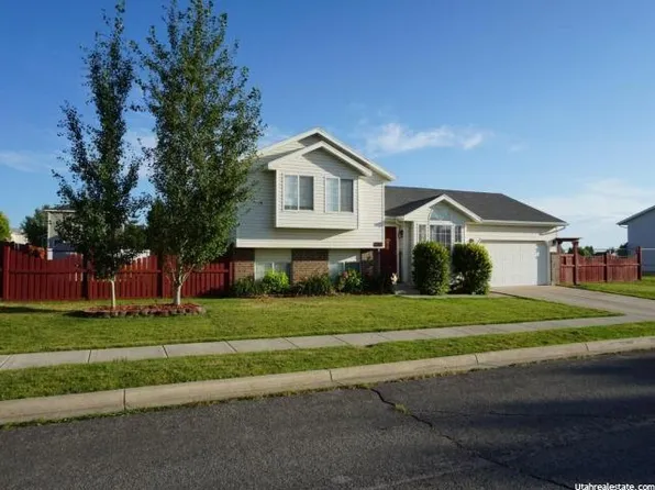 2219 W 2075 N, Clinton, UT 84015