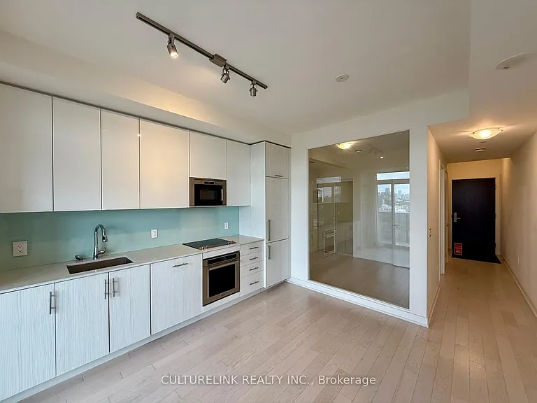 330 Richmond St W #1607 — Photo 12