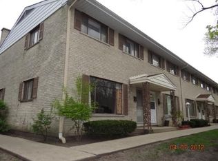 624 W Central Rd, Arlington Heights, IL 60005
