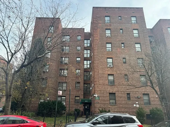 4410 Macnish St APT 2G, Elmhurst, NY 11373