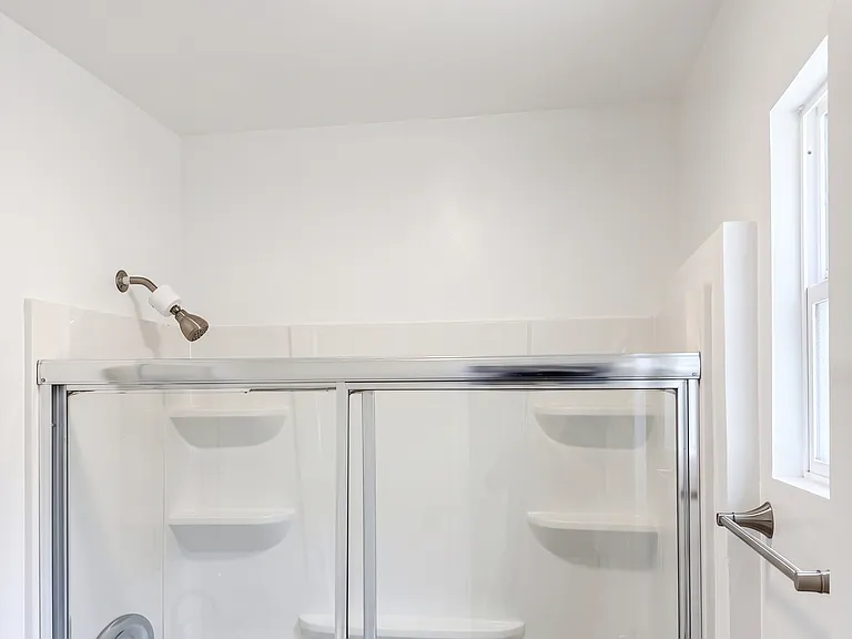 2672 S Redondo Blvd #3 — Photo 9