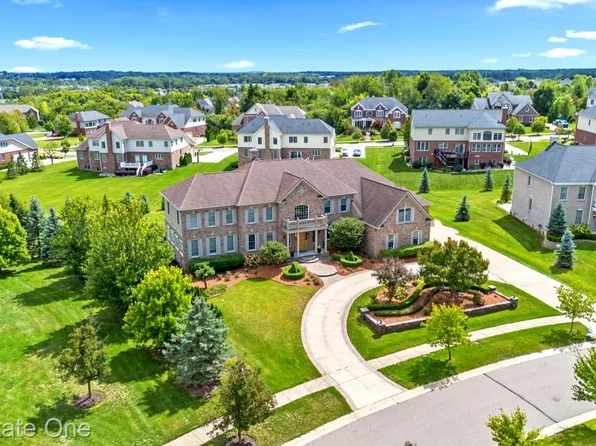 50437 Tamarack Trl, Northville, MI 48168
