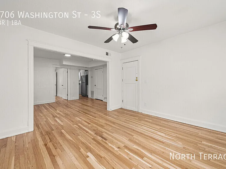 3706 Washington St #3S — Photo 4