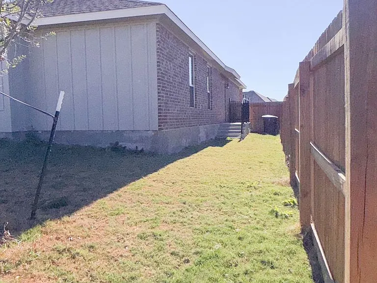4913 Rose Garden Loop — Photo 12