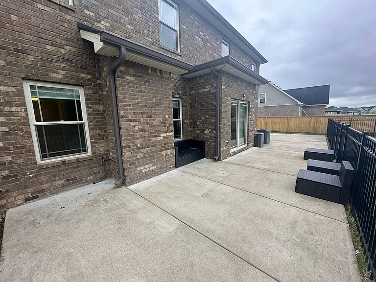514 Sapphire Dr — Photo 42