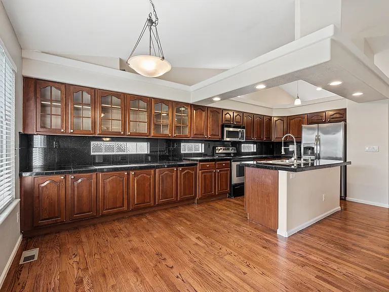 52801 Foxborough Ct — Photo 18