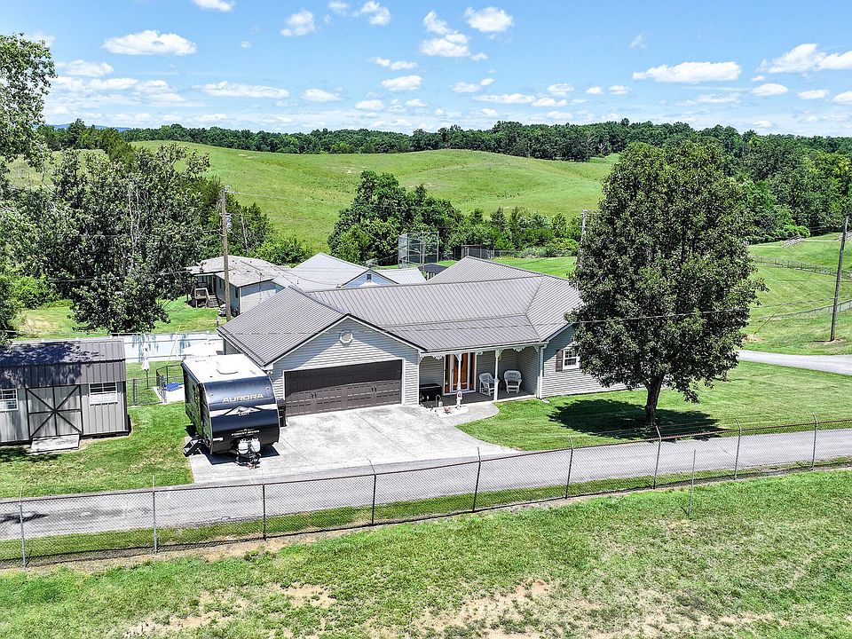 1st image of 207 Stinson Dr