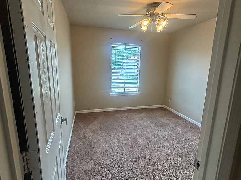 26379 Millstone Dr — Photo 15