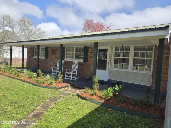3214 Wesley St, Pascagoula, MS 39567