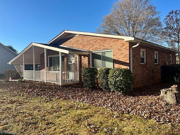 3rd image of 614 Farmwood Dr