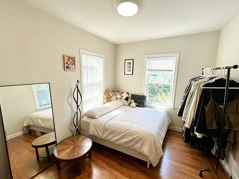 417 Cardinal Medeiros Ave #3 — Photo 2