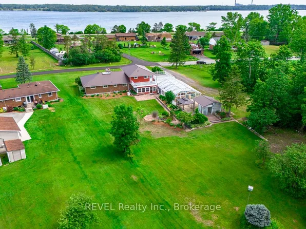 2229 Houck Cres, Fort Erie, ON L2A 5M4