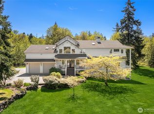 10117 NE Kitsap St, Bainbridge Island, WA 98110