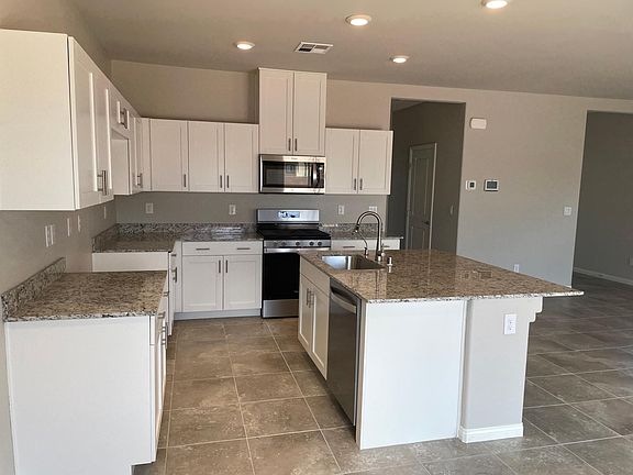 4th image of 8244 Selenite St