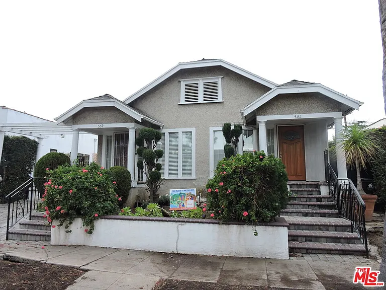 559 N Windsor Blvd — Photo 2