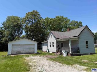 515 S 7th St, Clinton, IN 47842