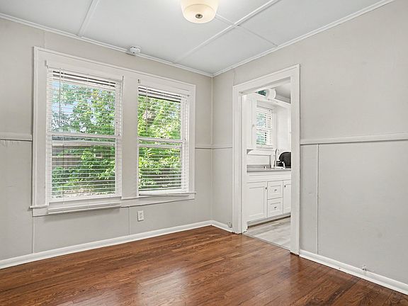 5th image of 2112 McMillan Ave #B