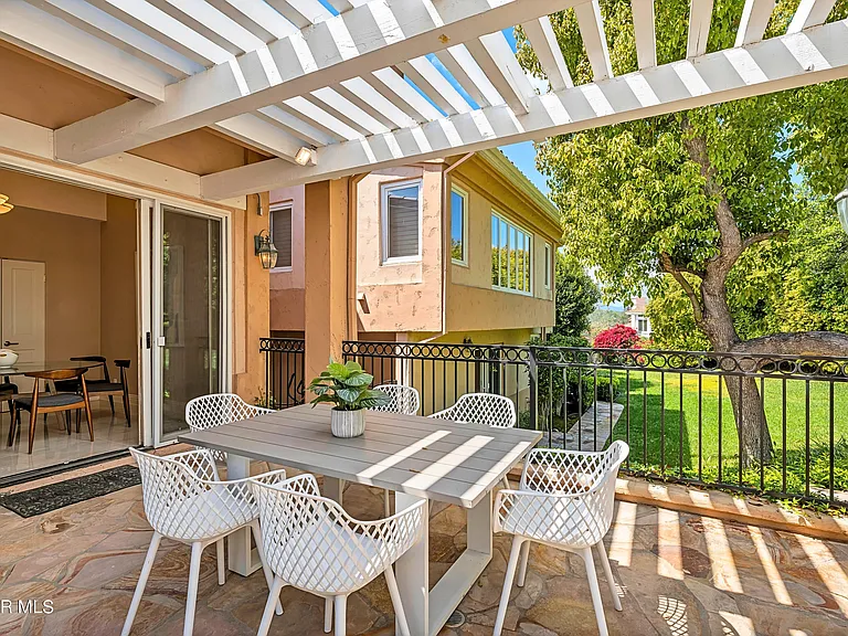 1687 Castlebridge Ct — Photo 12
