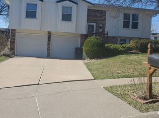 3900 Rolling Wood Ct, Bettendorf, IA 52722