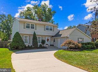 507 Perry Dr, Mount Laurel, NJ 08054