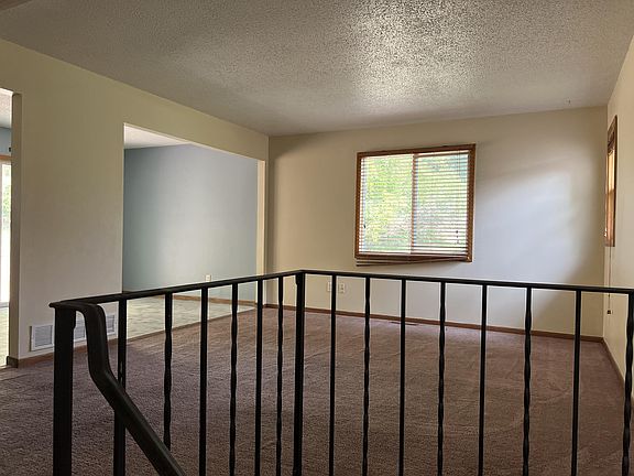2nd image of 8653 Woodlawn Dr