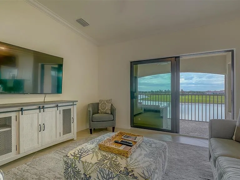 5624 Palmer Cir #203 — Photo 10