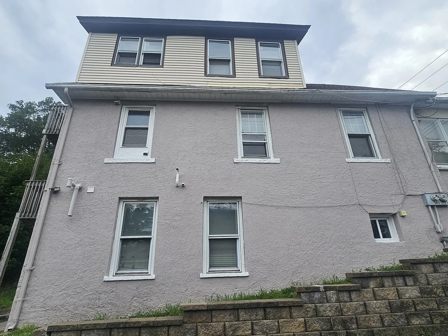 3 bed, $2,550 — Photo 2
