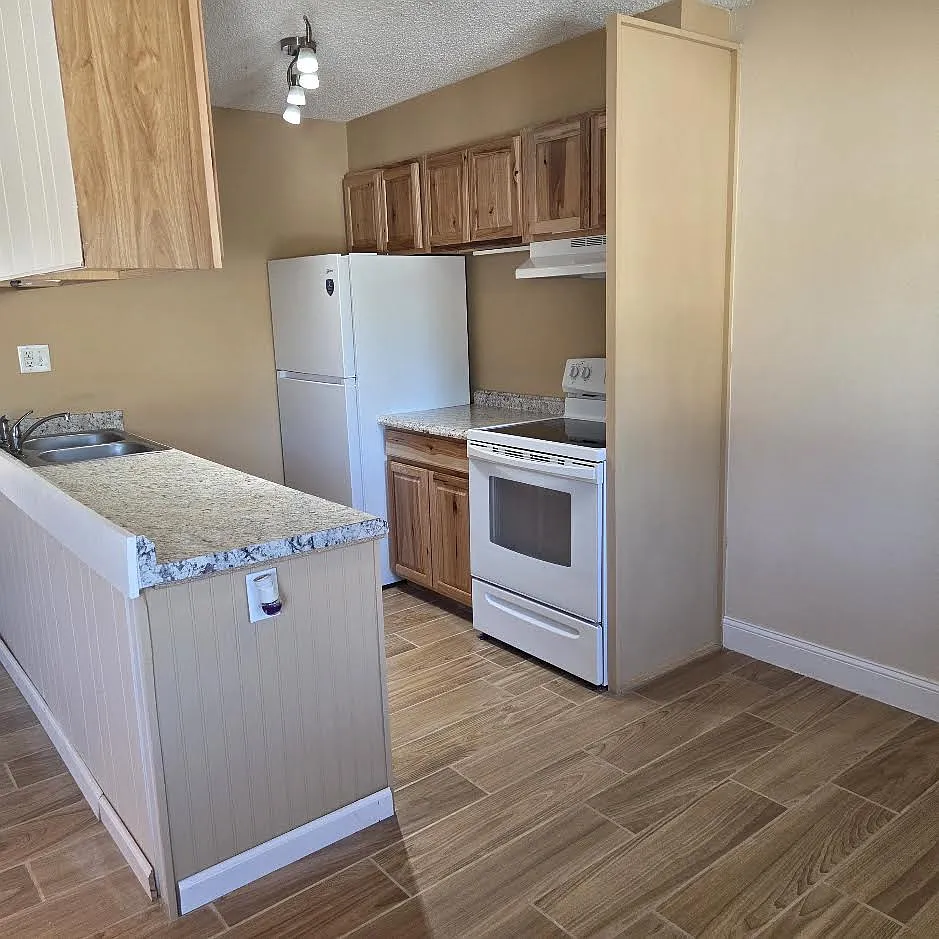 2 bed, $1,650 — Photo 2
