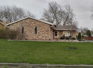 3682 Kingsway Dr, Crown Point, IN 46307