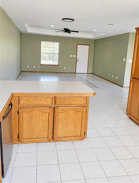 2 bed, 2.0 bath, 936 sqft, $1,100 — Photo 2