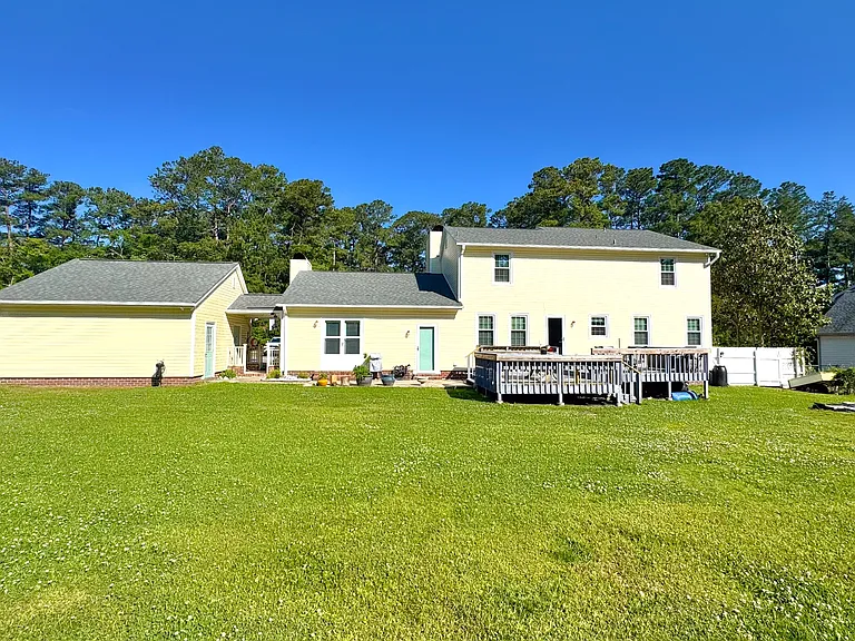 2106 Perry Dr — Photo 15