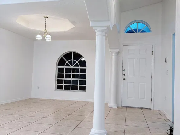 5230 N Saint Vincent St, Tampa, FL 33614