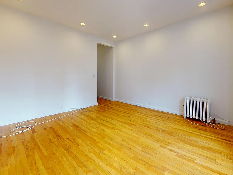 104 2nd Ave #16 — Photo 2