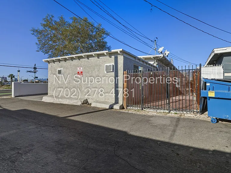 1301 E Ogden Ave #E — Photo 19