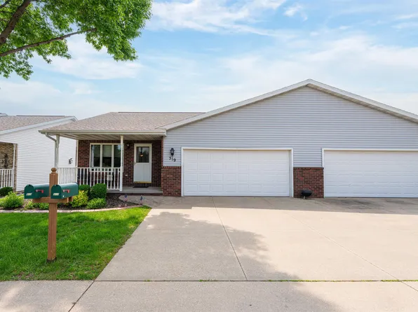 319 Parkview Ln, Kimberly, WI 54136